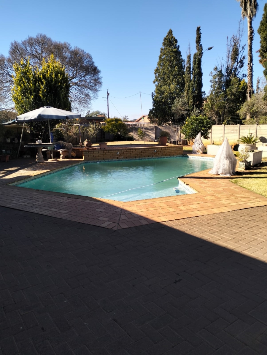 3 Bedroom Property for Sale in Bonanne Gauteng