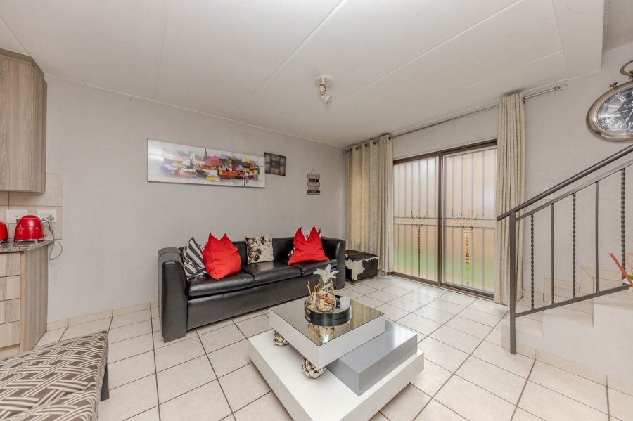 3 Bedroom Property for Sale in Wilgeheuwel Gauteng