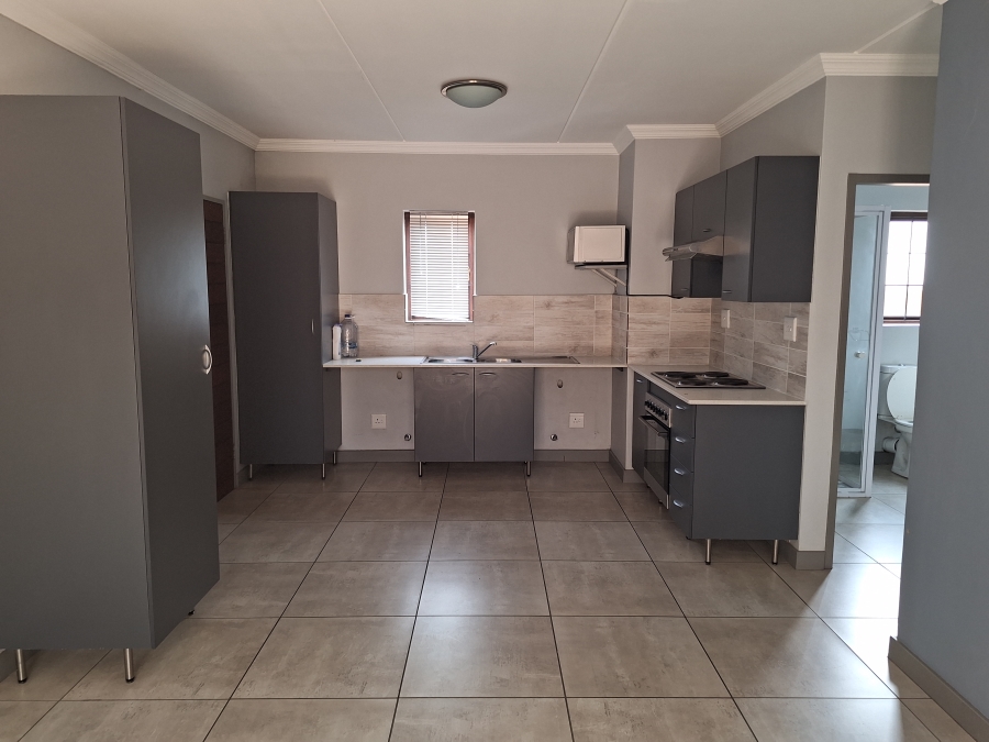 1 Bedroom Property for Sale in Blue Hills Gauteng