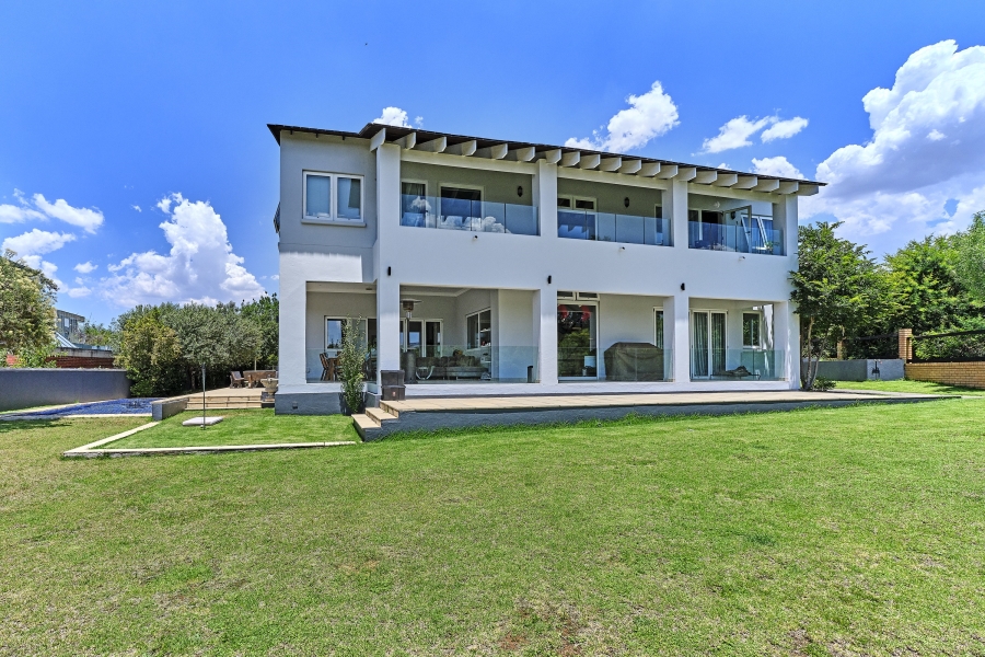 5 Bedroom Property for Sale in Waterfall Country Estate Gauteng
