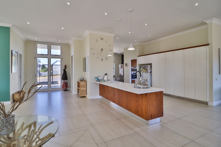 5 Bedroom Property for Sale in Waterfall Country Estate Gauteng