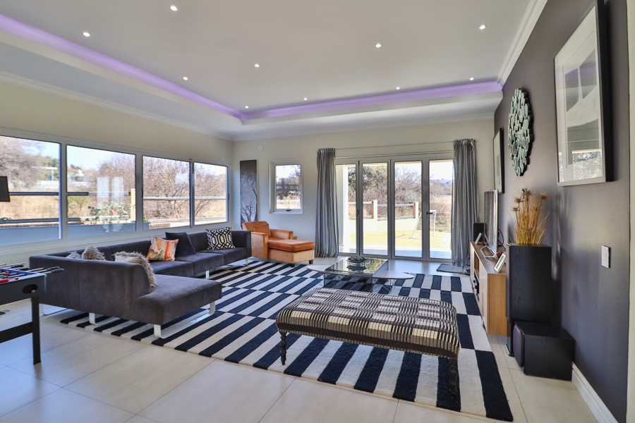 5 Bedroom Property for Sale in Waterfall Country Estate Gauteng