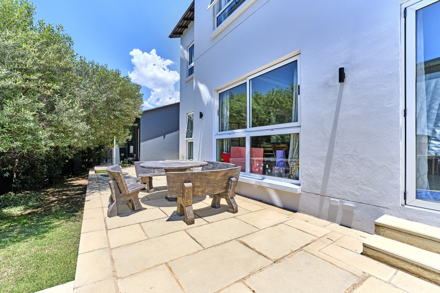 5 Bedroom Property for Sale in Waterfall Country Estate Gauteng