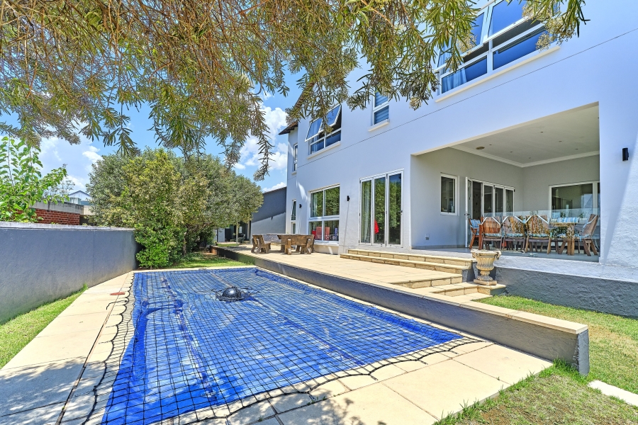 5 Bedroom Property for Sale in Waterfall Country Estate Gauteng