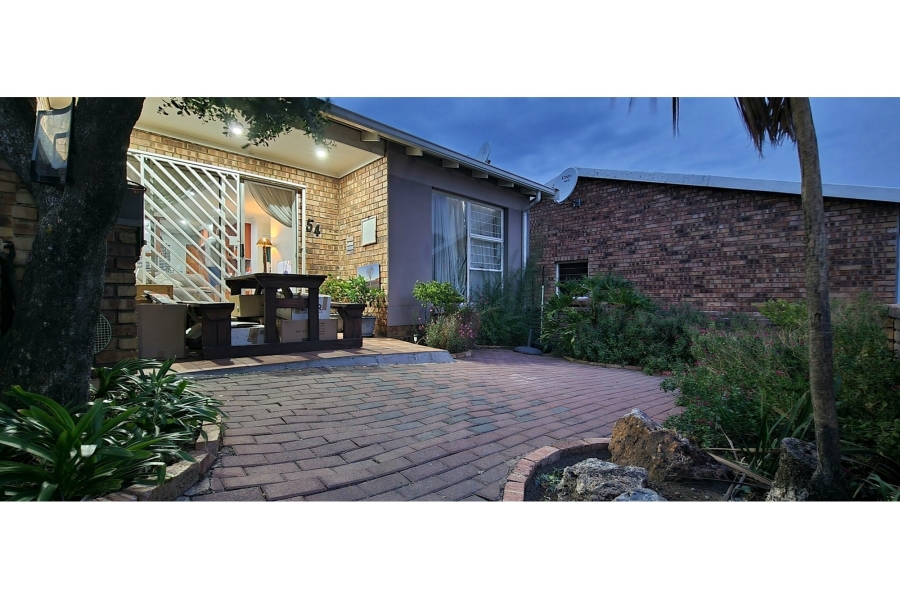 To Let 2 Bedroom Property for Rent in Liefde en Vrede Gauteng