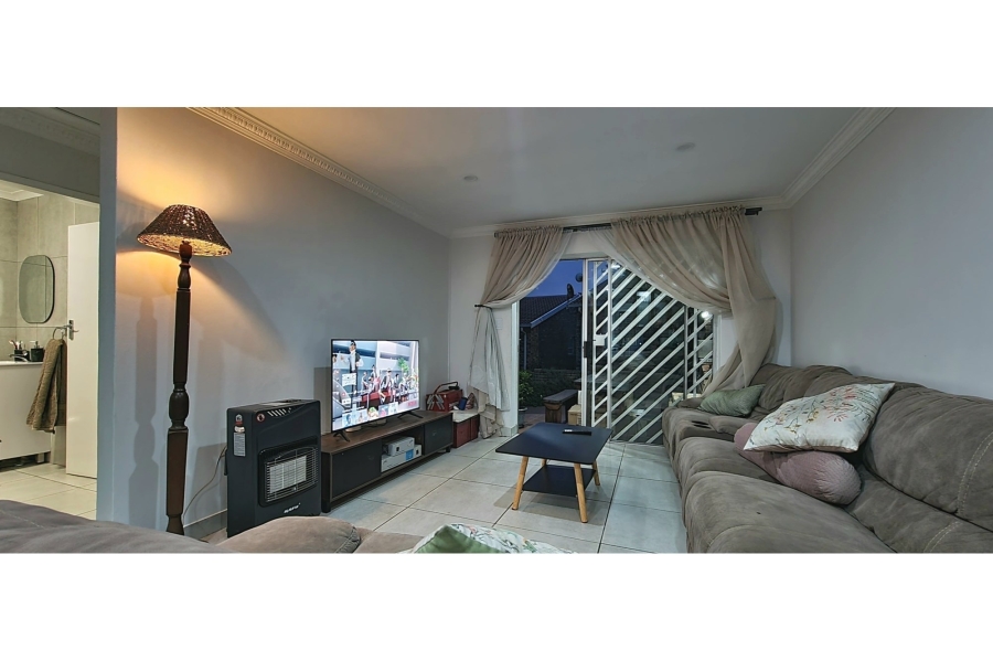 To Let 2 Bedroom Property for Rent in Liefde en Vrede Gauteng