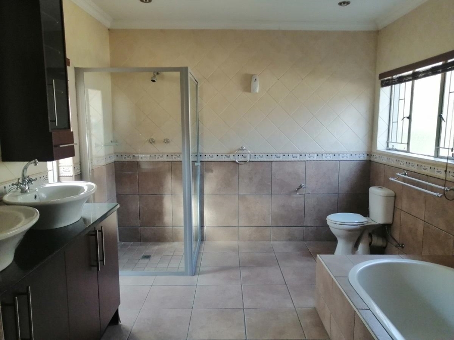 4 Bedroom Property for Sale in Vanderbijlpark SW 5 Gauteng