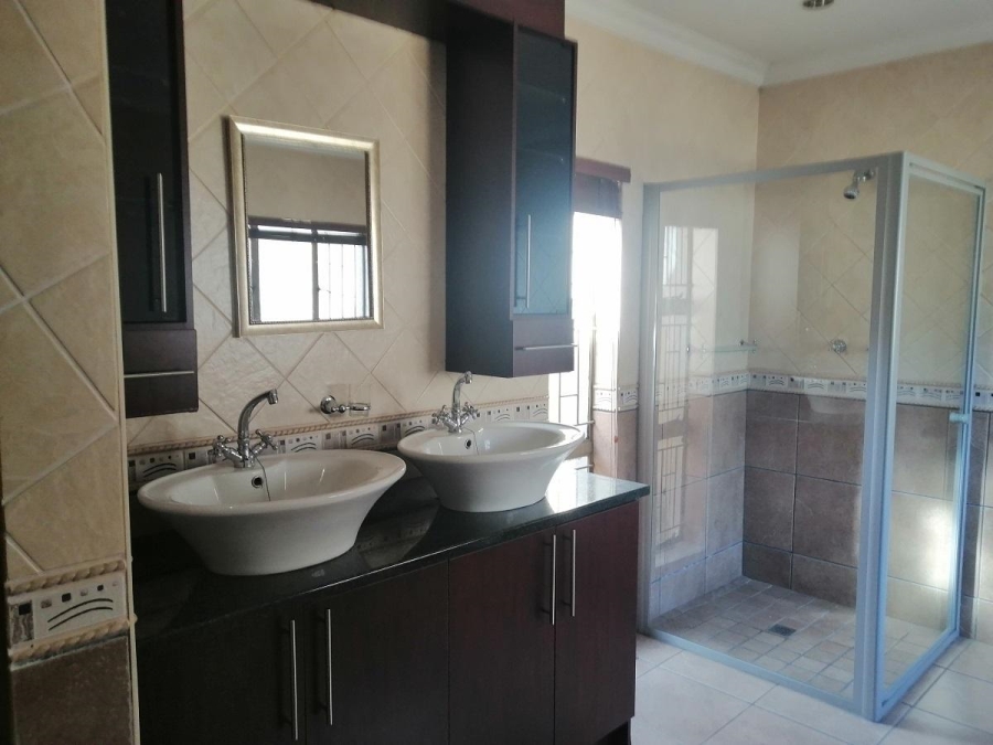 4 Bedroom Property for Sale in Vanderbijlpark SW 5 Gauteng