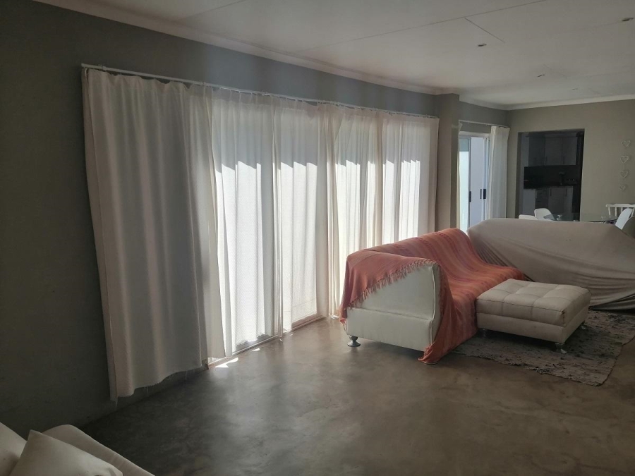 4 Bedroom Property for Sale in Kaalplaats Gauteng