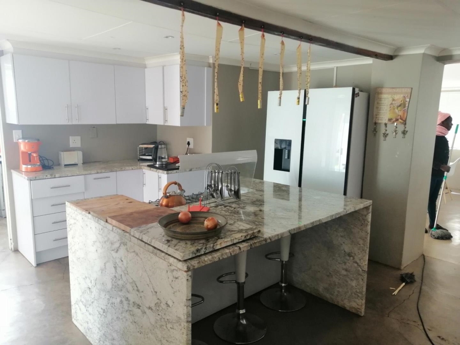 4 Bedroom Property for Sale in Kaalplaats Gauteng