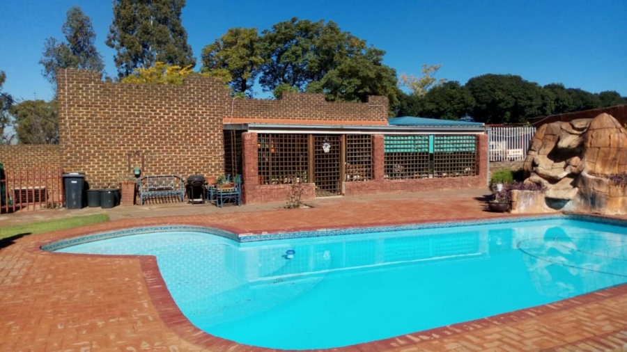 16 Bedroom Property for Sale in Rosashof Gauteng