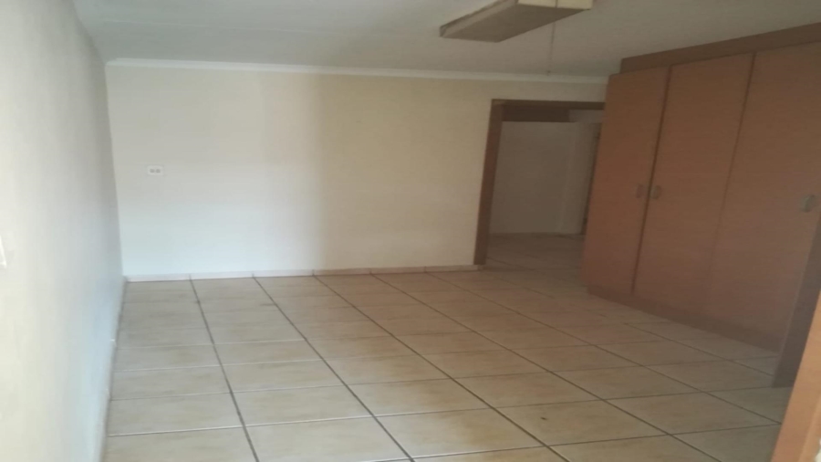 16 Bedroom Property for Sale in Rosashof Gauteng