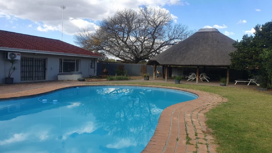 3 Bedroom Property for Sale in Theoville Gauteng