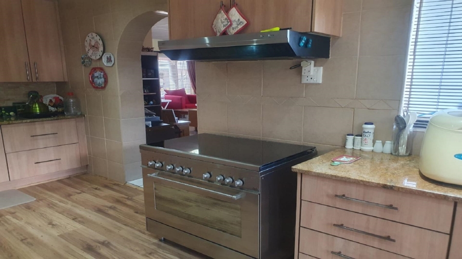 3 Bedroom Property for Sale in Theoville Gauteng