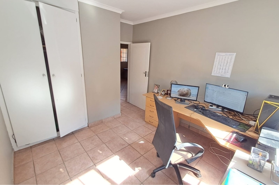 3 Bedroom Property for Sale in Amberfield Gauteng