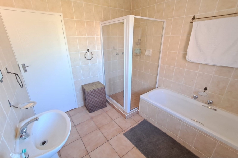 3 Bedroom Property for Sale in Amberfield Gauteng