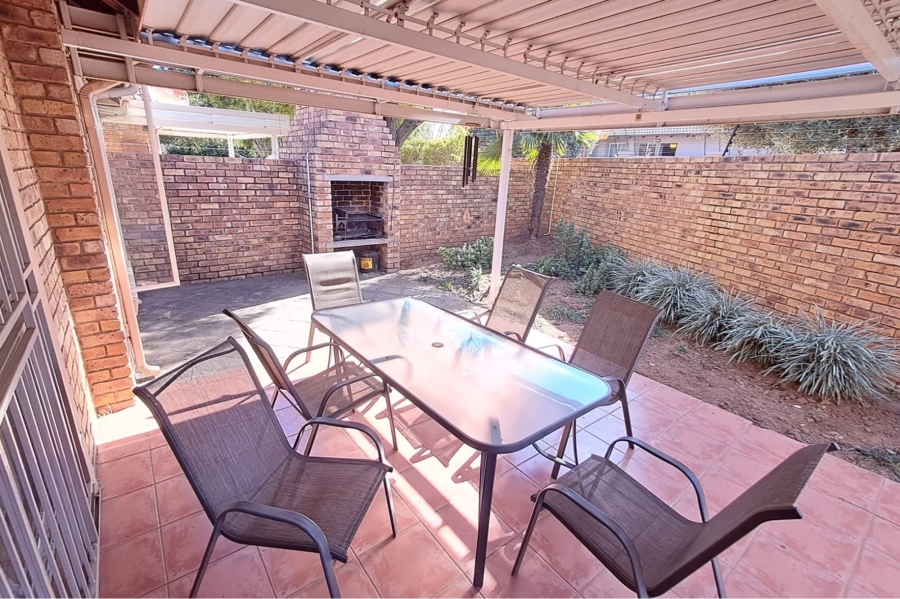 3 Bedroom Property for Sale in Amberfield Gauteng