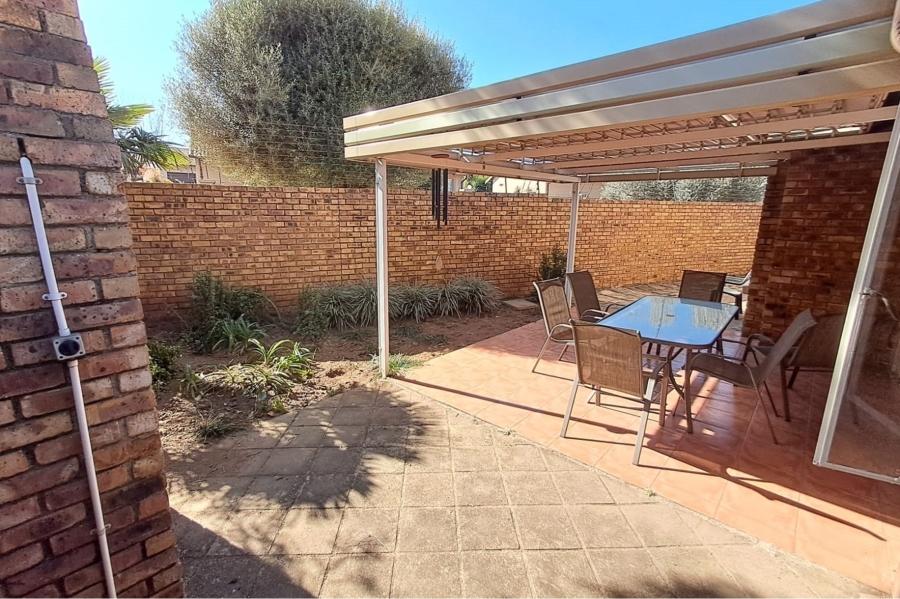 3 Bedroom Property for Sale in Amberfield Gauteng