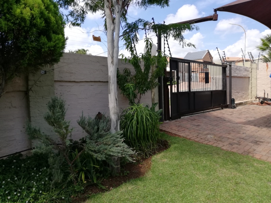3 Bedroom Property for Sale in Fochville Gauteng