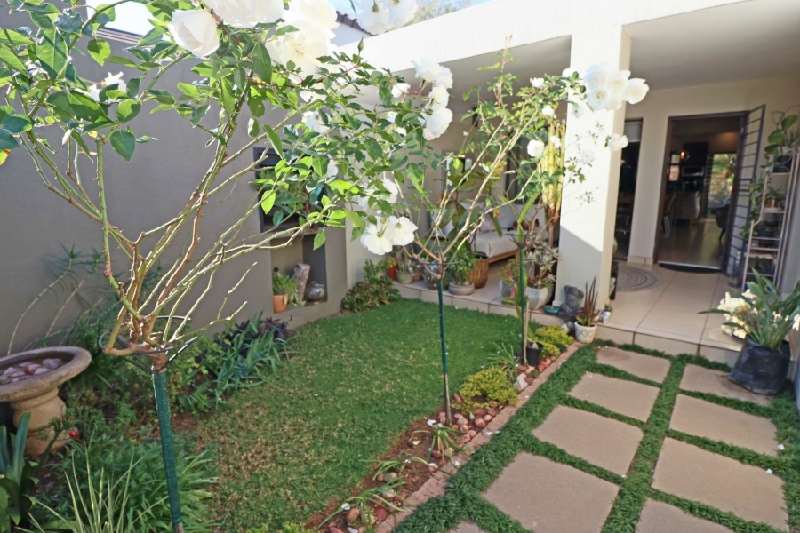 2 Bedroom Property for Sale in Bryanston Gauteng