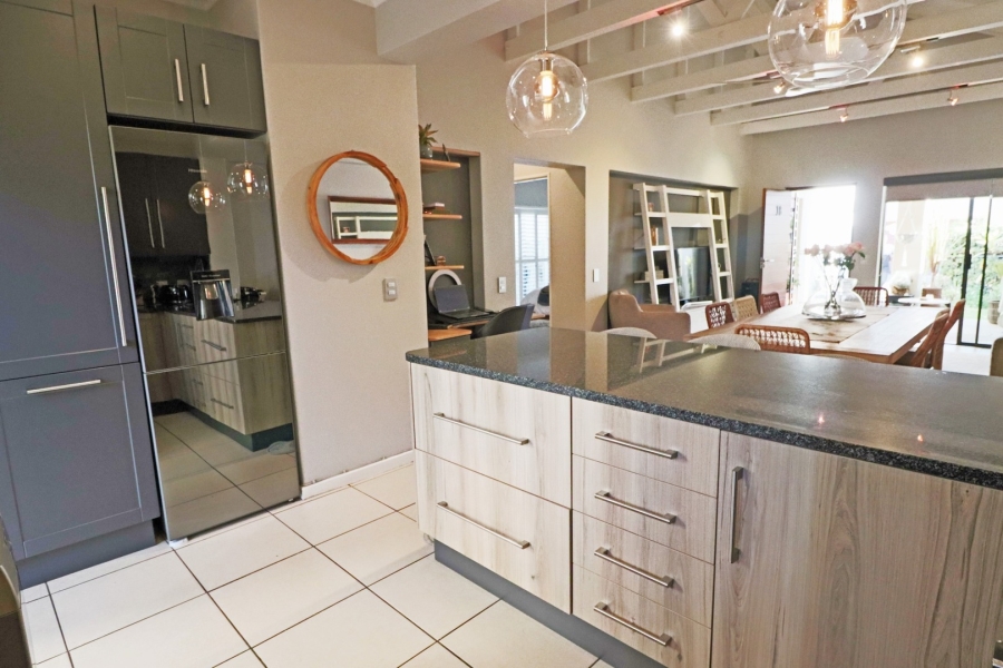2 Bedroom Property for Sale in Bryanston Gauteng
