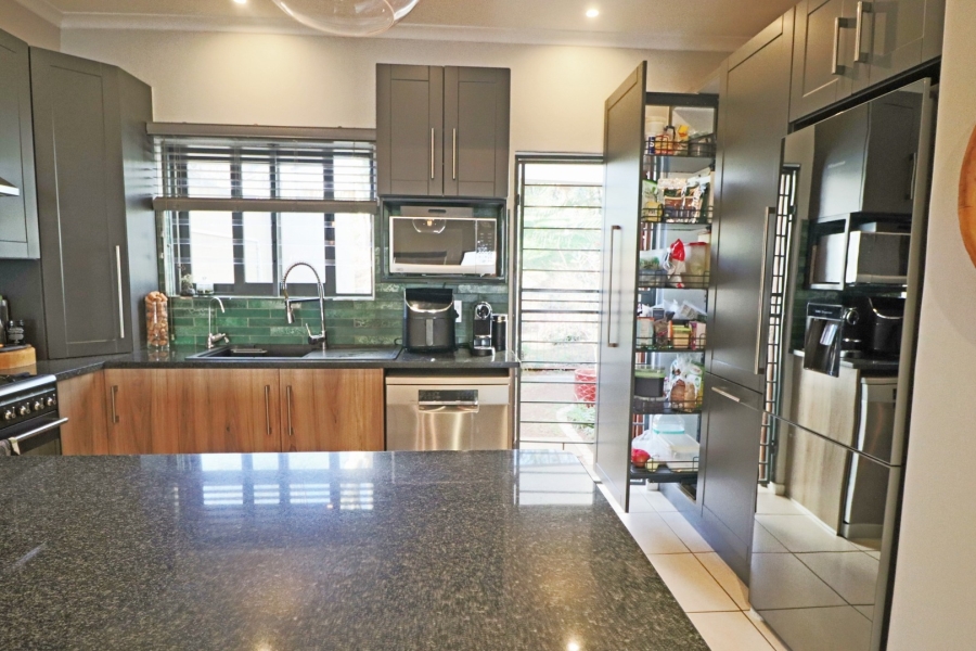2 Bedroom Property for Sale in Bryanston Gauteng