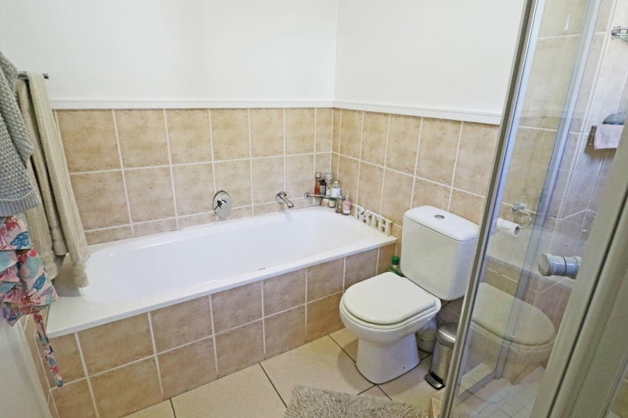 2 Bedroom Property for Sale in Bryanston Gauteng