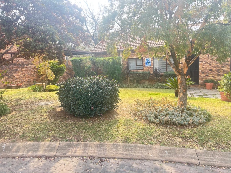 To Let 2 Bedroom Property for Rent in North Riding Gauteng