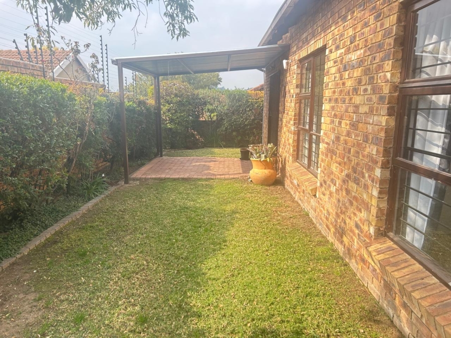 To Let 2 Bedroom Property for Rent in North Riding Gauteng