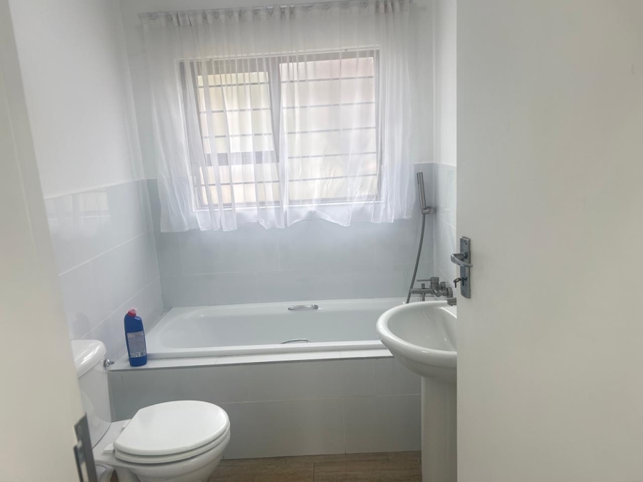 To Let 2 Bedroom Property for Rent in North Riding Gauteng
