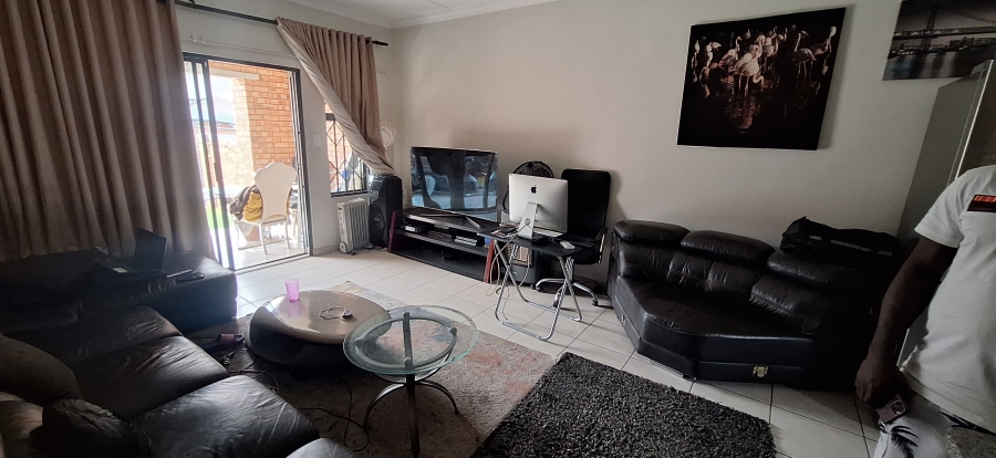 2 Bedroom Property for Sale in Noordwyk Gauteng