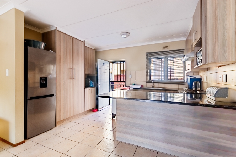 2 Bedroom Property for Sale in Erand Gardens Gauteng