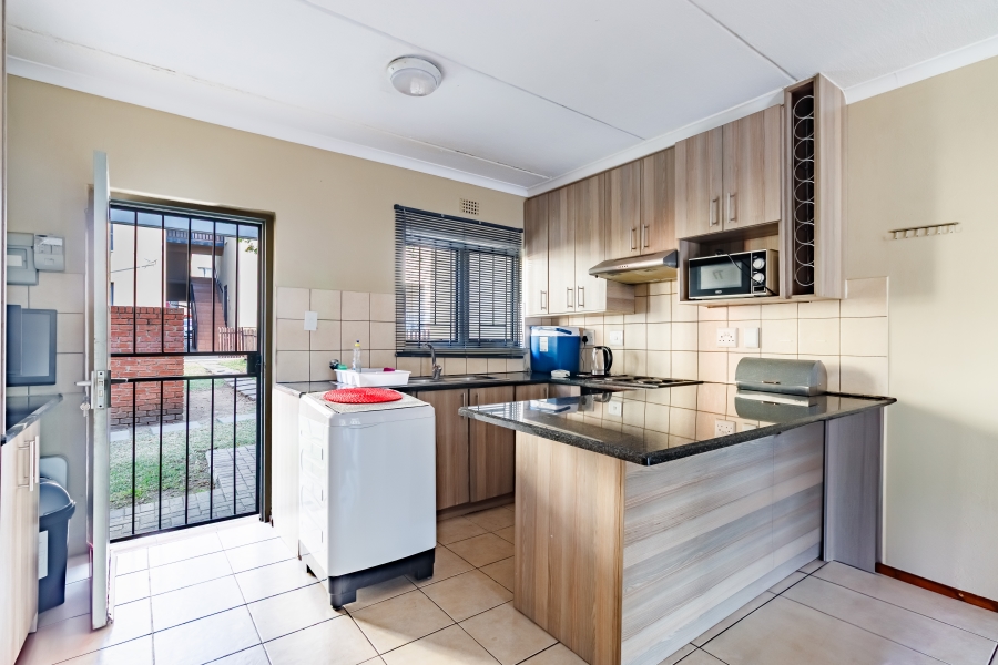 2 Bedroom Property for Sale in Erand Gardens Gauteng