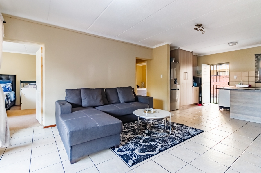 2 Bedroom Property for Sale in Erand Gardens Gauteng