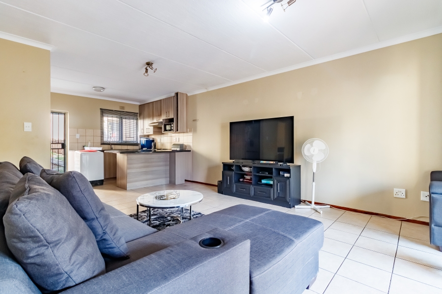 2 Bedroom Property for Sale in Erand Gardens Gauteng
