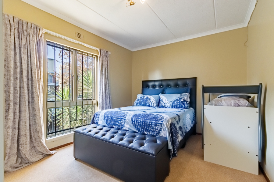 2 Bedroom Property for Sale in Erand Gardens Gauteng