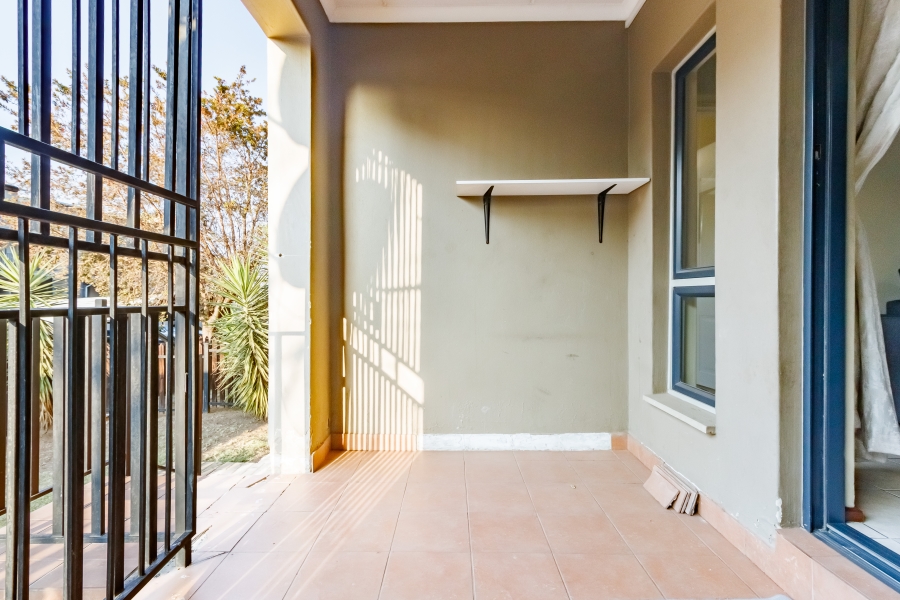 2 Bedroom Property for Sale in Erand Gardens Gauteng