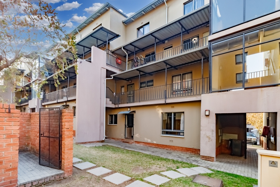 2 Bedroom Property for Sale in Erand Gardens Gauteng
