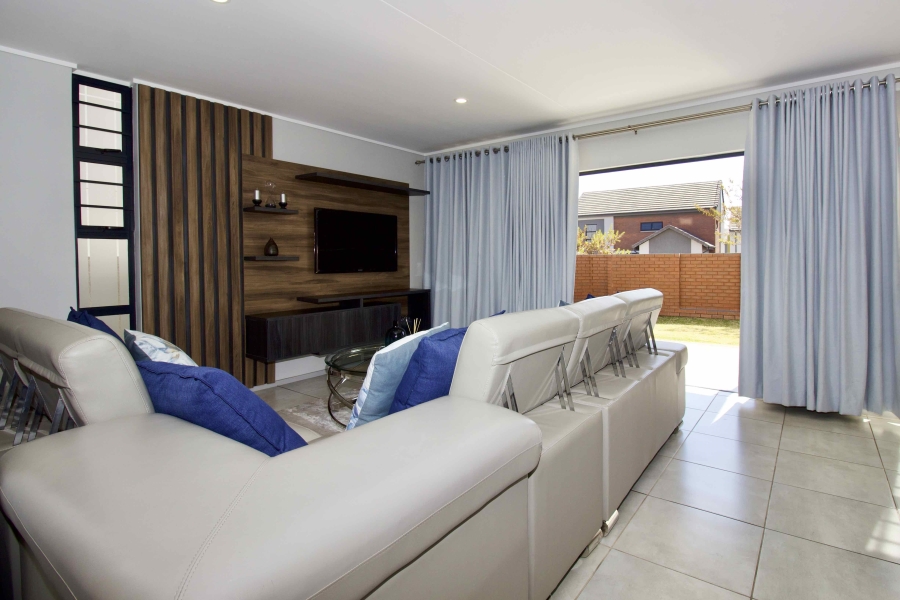 3 Bedroom Property for Sale in Rooihuiskraal Gauteng