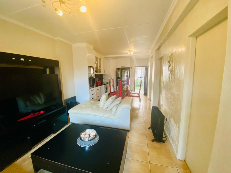 2 Bedroom Property for Sale in Sunninghill Gauteng