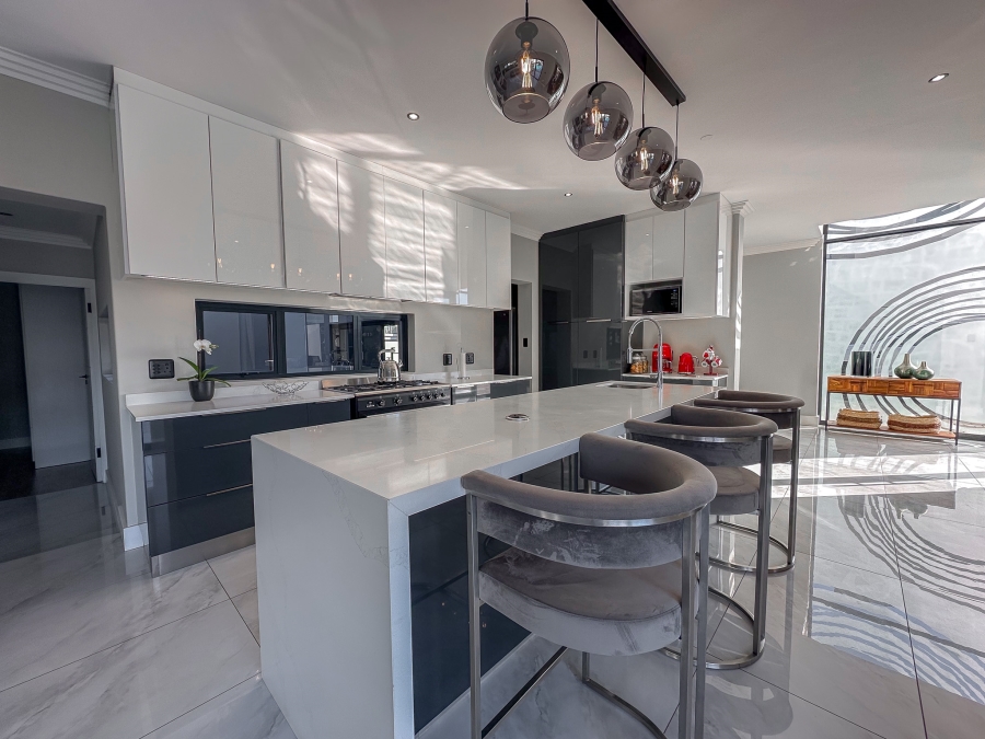 To Let 4 Bedroom Property for Rent in Midstream Heights Gauteng