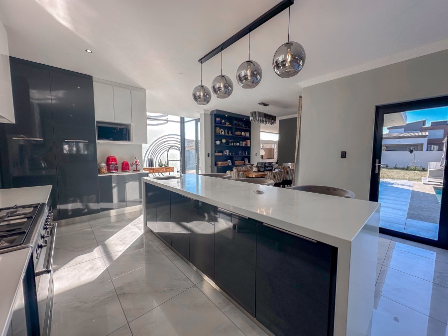 To Let 4 Bedroom Property for Rent in Midstream Heights Gauteng