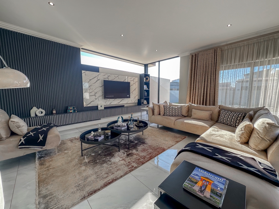 To Let 4 Bedroom Property for Rent in Midstream Heights Gauteng