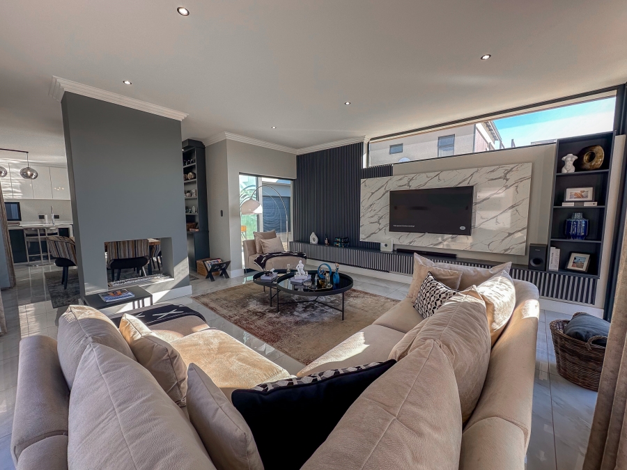 To Let 4 Bedroom Property for Rent in Midstream Heights Gauteng