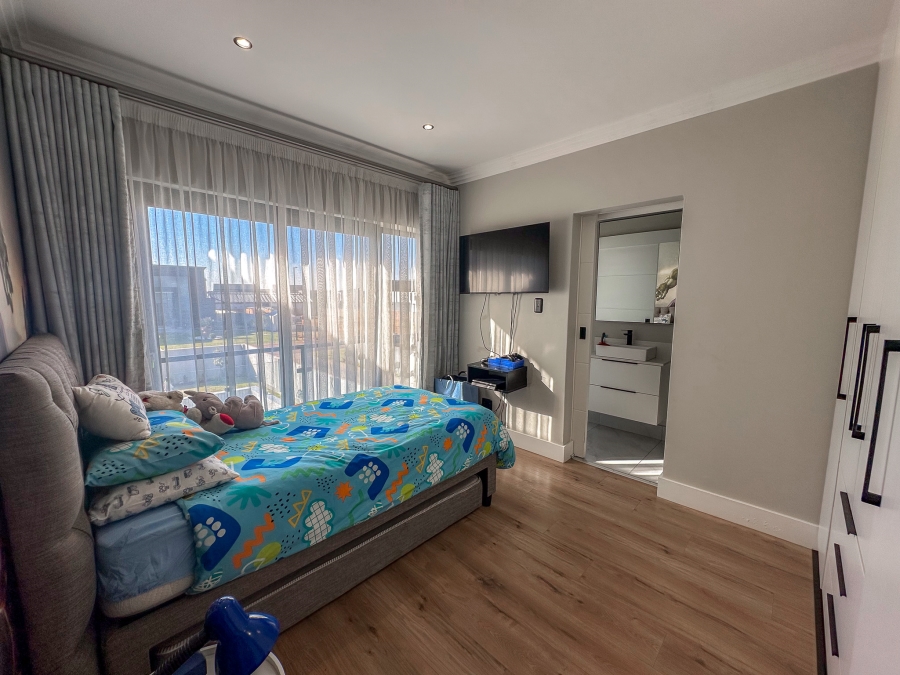 To Let 4 Bedroom Property for Rent in Midstream Heights Gauteng