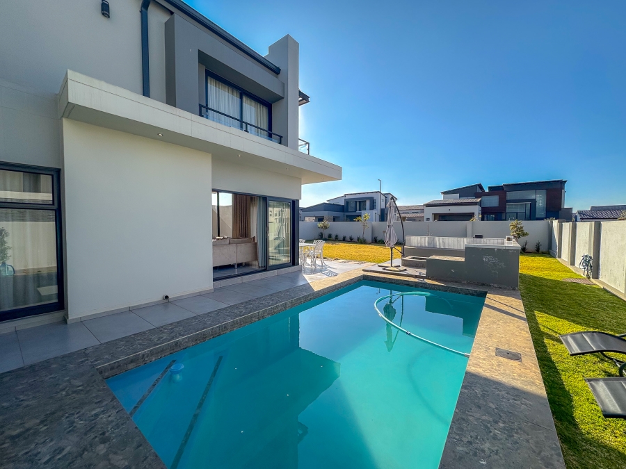 To Let 4 Bedroom Property for Rent in Midstream Heights Gauteng