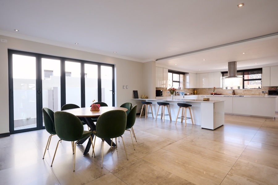 5 Bedroom Property for Sale in Waterfall Country Estate Gauteng