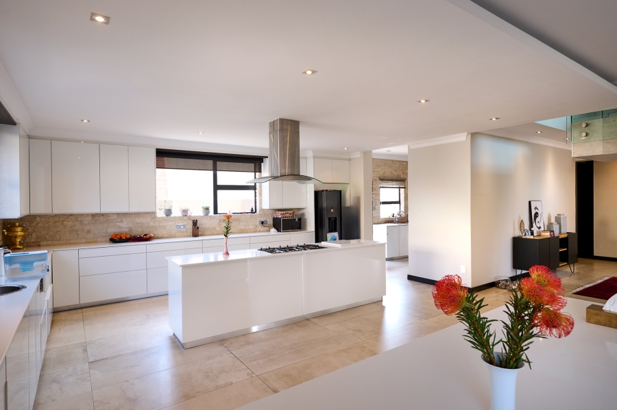 5 Bedroom Property for Sale in Waterfall Country Estate Gauteng