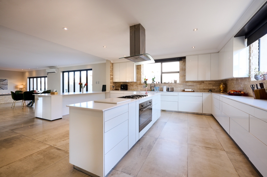 5 Bedroom Property for Sale in Waterfall Country Estate Gauteng