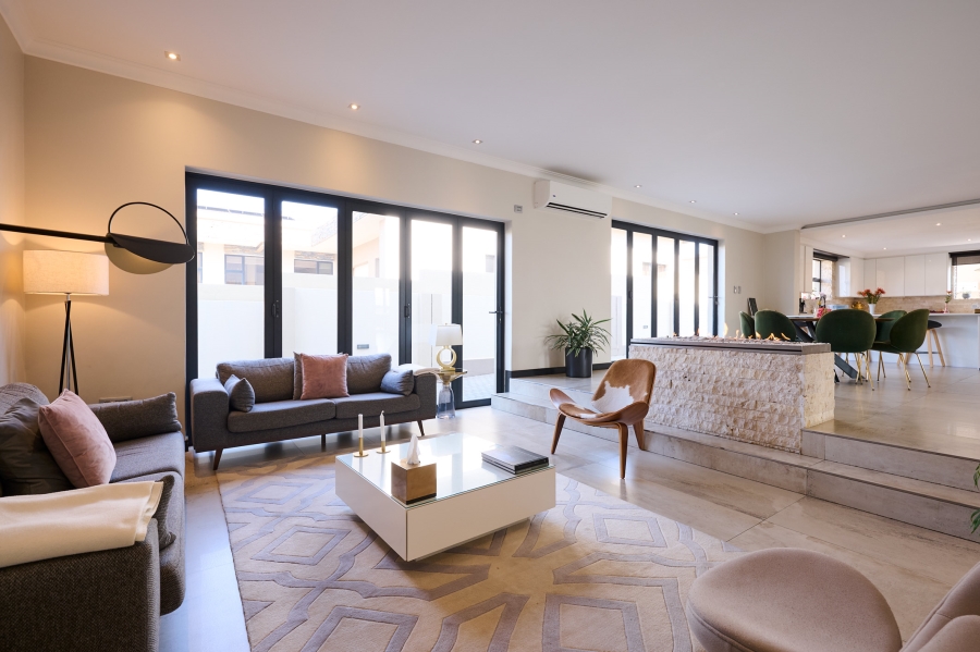5 Bedroom Property for Sale in Waterfall Country Estate Gauteng